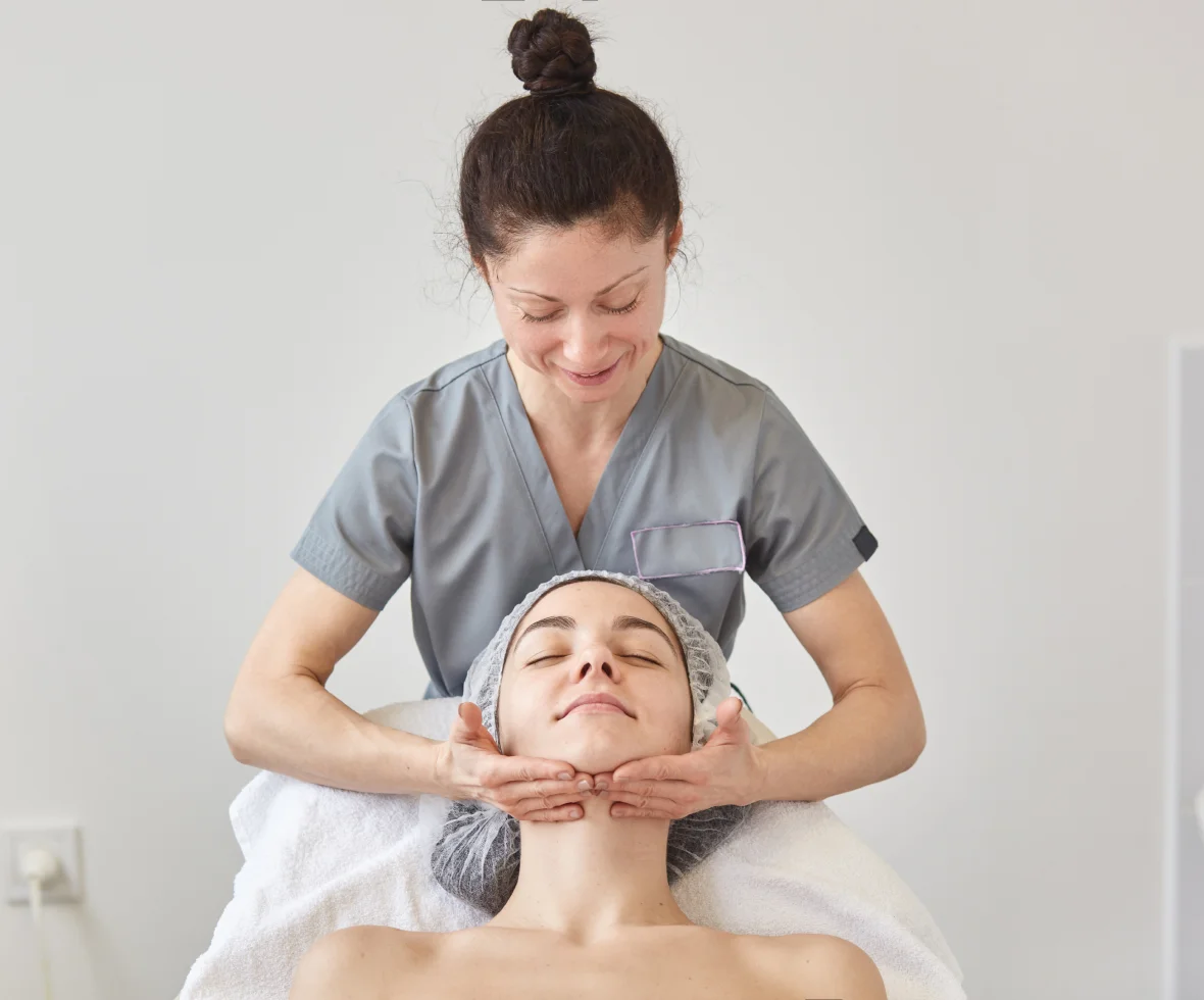 Royal Villanova Therapist Patient Care